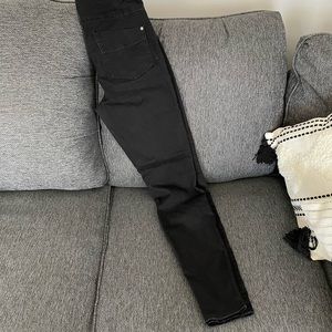 Rock & republic black pull on jeans